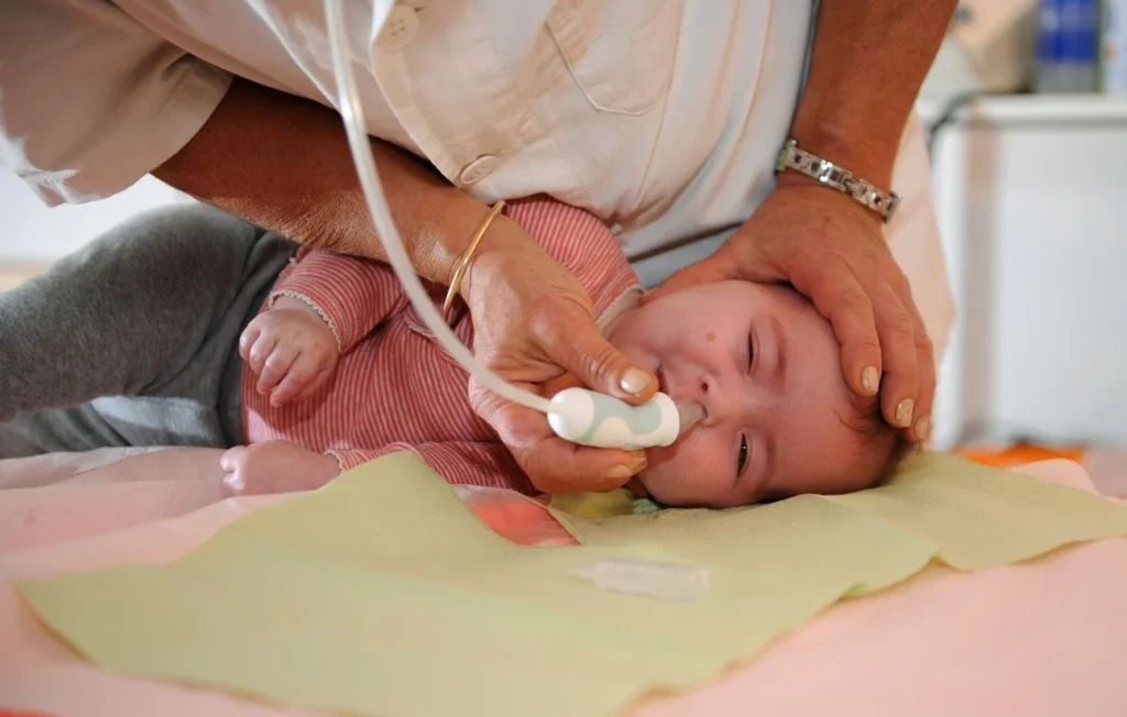 1444x920_bebes-aiment-ca-cas-bronchiolite-lavage-nasal-recours-mouche-bebe-aident-mieux-respirer