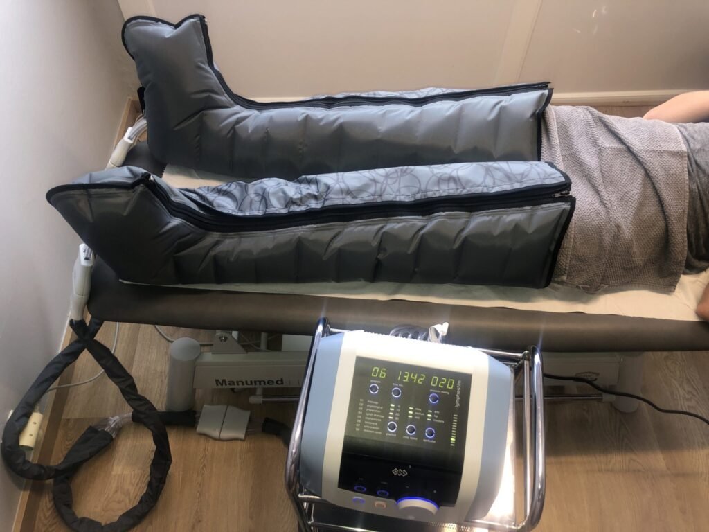 Pressotherapie-Jambes-de-Pressotherapie-Centre-de-Kine-Montpellier-scaled